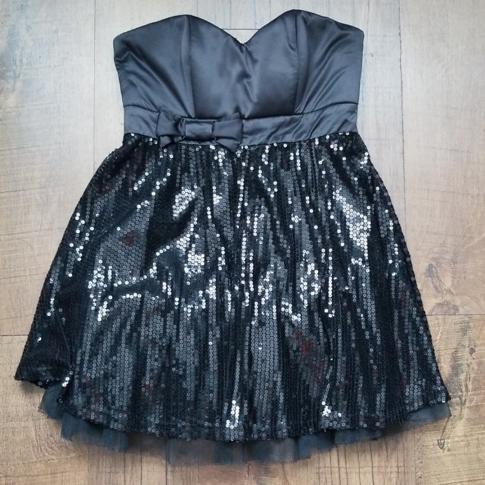 Black Strapless Sequin Cocktail Dress